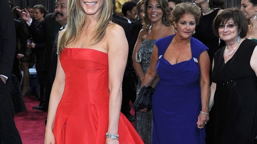 Oscar 2013: Jennifer Aniston pompás vörös szettje