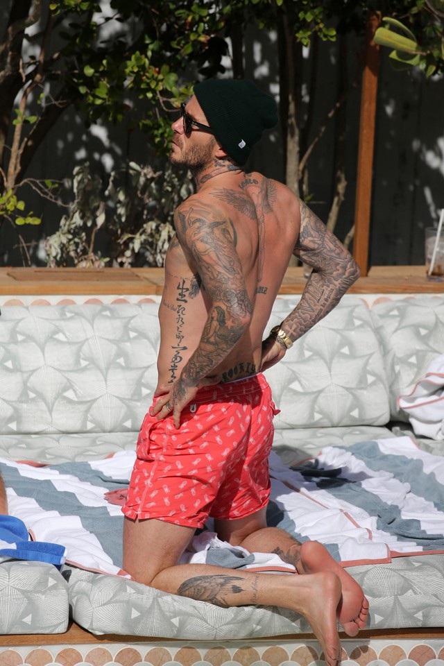 David Beckham póló nélkül