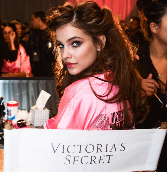 Palvin Barbi a Victoria´s Secret show backstage-ében