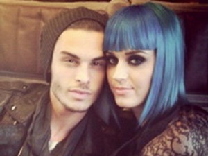 Katy Perry a Chanel-fiúval jár!