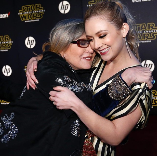 Carrie Fisher lánya meghatóan emlékezett meg édesanyjáról halálának évfordulóján