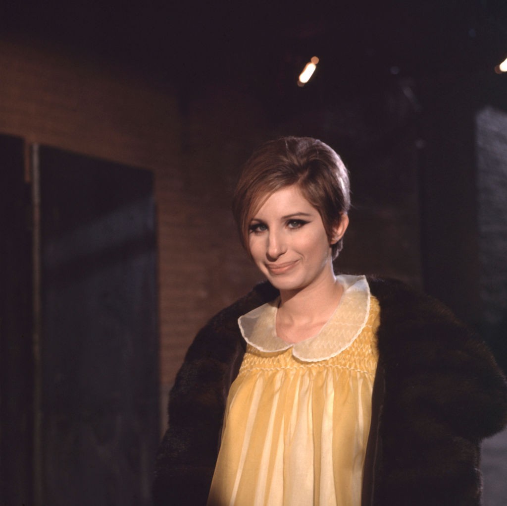 Barbra Streisand mindössze 26 éves volt, amikor a Funny Girl főszereplőjeként világhírűvé vált. Fanny Brice megformálásáért elnyerte első Oscar-díját.