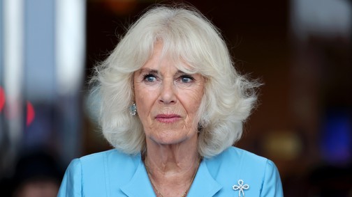 7 arcpirító ruha egyenesen Kamilla királynétól: igen, ő elég bátor a bevállalósabb darabokhoz