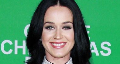 Nee! Katy Perry SZŐKE lett