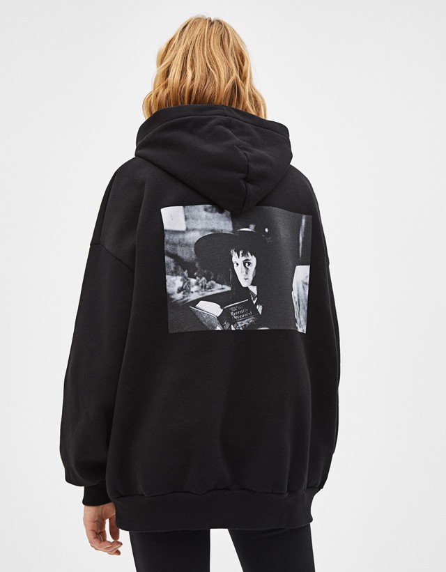 Boszorkányos pulcsi BERSHKA 8995 Ft