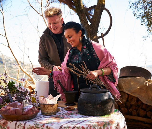 Gordon Ramsay bejárja a világot: őslakosok segítségével készít specialitásokat