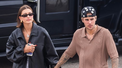 Justin Bieber és Hailey Bieber szerelmes fotójától elolvadtak a rajongók: nem akárhonnan jelentkezett be a sztárpár