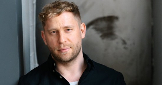 „Ha választanom kellene az irodalmi Nobel-díj és egy kiegyensúlyozott, boldog élet között, lesz@rnám a díjat” — Horváth András Dezső interjú 