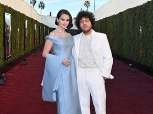 Megérkezett az összes fotó Selena Gomez és Benny Blanco esküvőjéről, a lélegzetünk is eláll