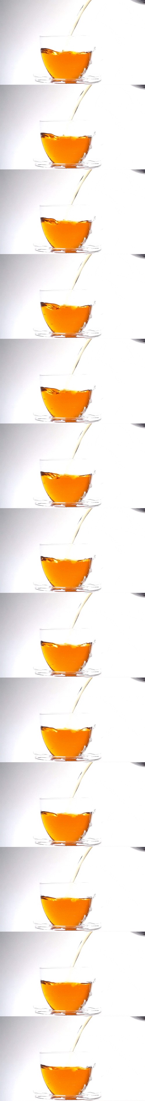 4. Zöld tea:A zöld tea gazdag antioxidánsokban, csersavban és flavonoidokban, amelyek csökkenthetik a vércukorszint és az inzulin szintjét, ami pattanásokhoz vezethet. Akár fogyasztva, vagy helyileg alkalmazva a gyulladás csökkentésére és a faggyúképződés megakadályozására használják.