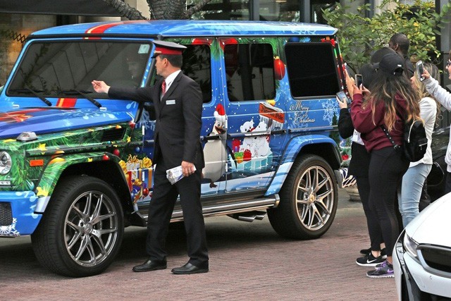 Justin Bieber karácsonyi autódíszítése