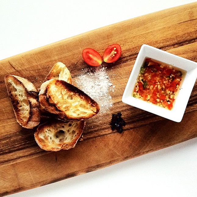 @nellitombor A New Yorkban élő modell rendszeres GLAMOUR Online blogger. Receptjeit nem csak az oldalunkon, hanem a GLAMOUR Beach #Foodporn mellékletében is megtalálod. Instagramján megint mindezek ízelítőjét találod.