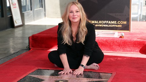 Teljesen összeomlott Christina Applegate, borzalmas veszteség érte a beteg színésznőt