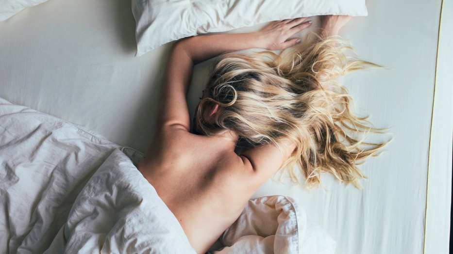 A meztelenül alvás nem fog segíteni abban, hogy hűvösebbnek érezzük a forró nyári éjszakákat