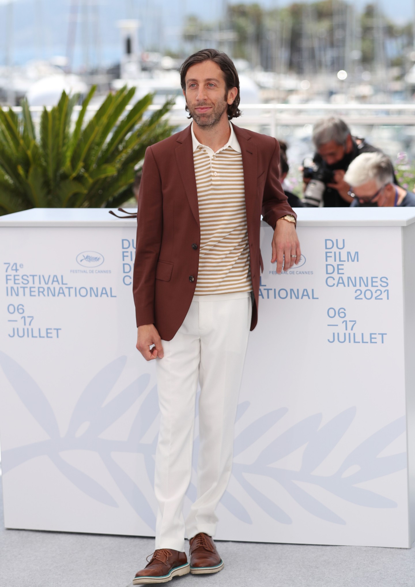 A 2021-es cannes-i filmfesztiválon a barna-fehér outfitjét a tökéletes összhang jellemezte. 