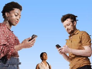 A digitális életmódért a gerincünk, az ujjaink fizetik a legnagyobb árat