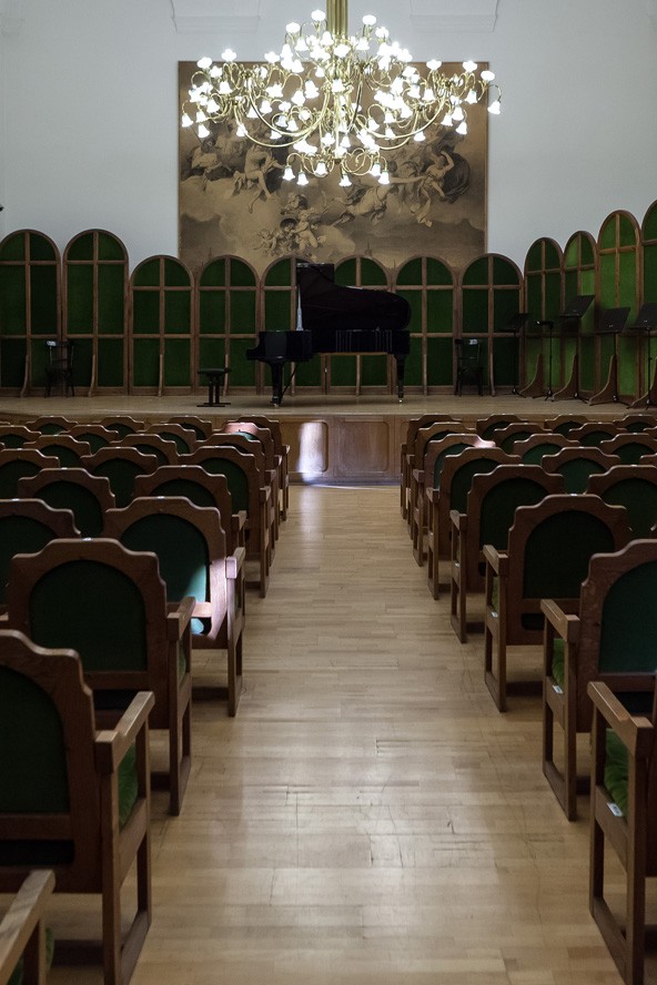 Egy nap Mosonyival a Régi Zeneakadémián