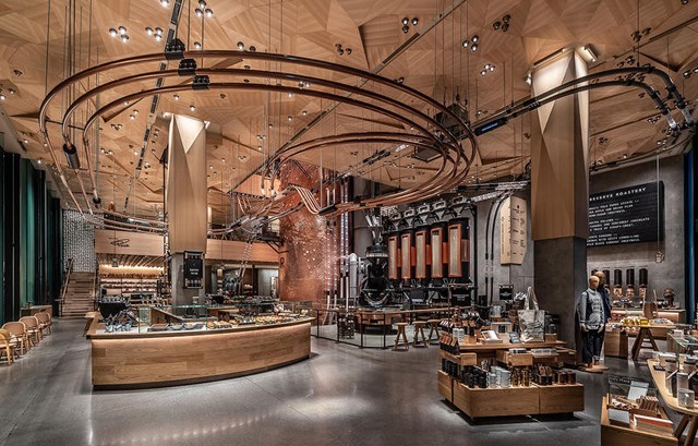 Négyemeletes, tetőteraszos Starbucks-szentély nyílik