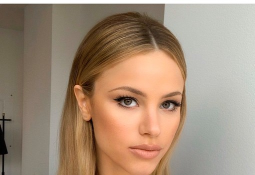 A Charlotte hajvágás 2025 legsikkesebb hajtrendje, ami mellett te sem fogsz elmenni szó nélkül