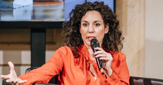 Silvia Avallone: Az algoritmusok helyett a női barátság lehet a XXI század igazi forradalma