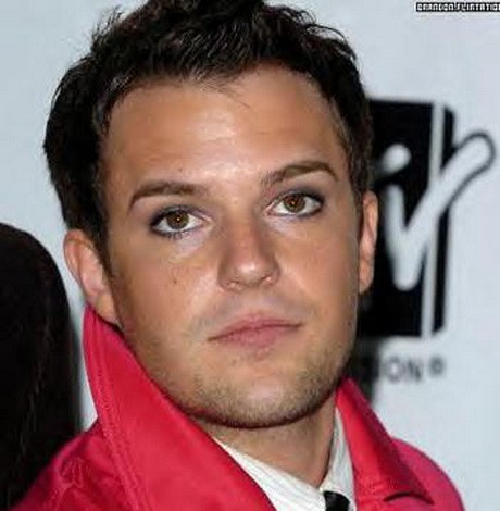 Brandon Flowers, a The Killers énekese nem rest dúsítani!