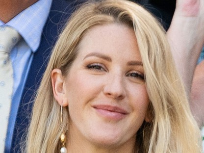 Hoppá, itt egy újabb popsztár, akit eljegyeztek