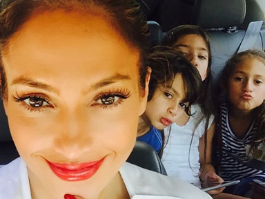 Jennifer Lopez legédesebb selfie-je az ikreivel