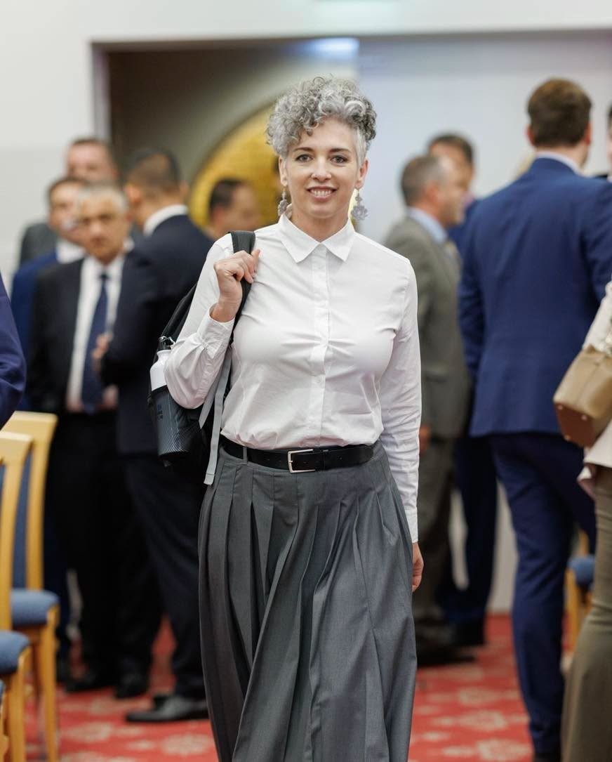 Bódis Kriszta hivatalos Facebook oldala