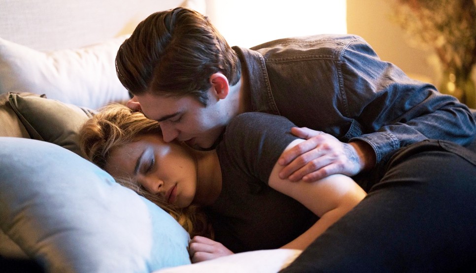  Hero Fiennes Tiffin kiválóan hozza a rosszfiút - csak sajnos az üzenet káros