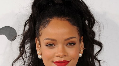 Ez a blogger úgy néz ki, mint Rihanna, de egyáltalán nem örül neki!