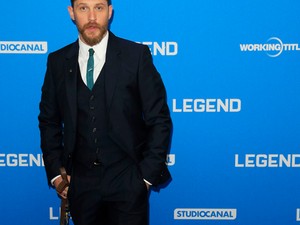 A hét legstílusosabb pasija: Tom Hardy és Woody kutyája