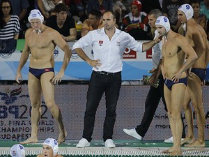 Bélyeggel tisztelegnek Benedek Tibor emléke előtt