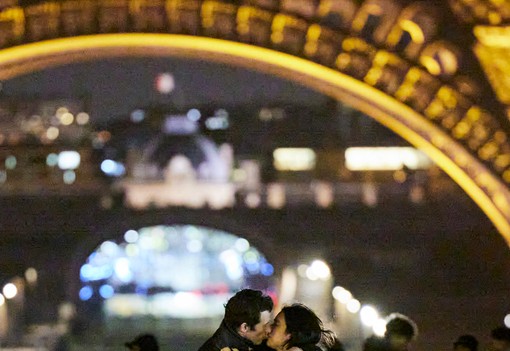 10 fülig szerelmes fotó a Dua Lipa és Callum Turner párosról, amitől valósággal elolvadsz majd