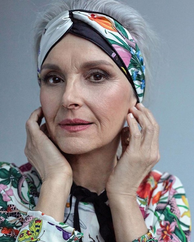 45 év feletti modellekkel mutatja be a kortalan szépséget egy orosz ügynökség!