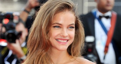 Jaj, de tüneményes volt Palvin Barbi a velencei filmfesztivál nyitó napján