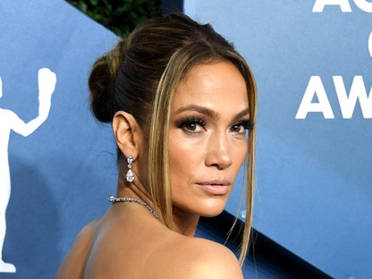 A 90-es évek imádott frizurája visszatért és így hordd most