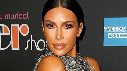 Kim Kardashian sminkben alszik, és nagyon undi, hogy miért
