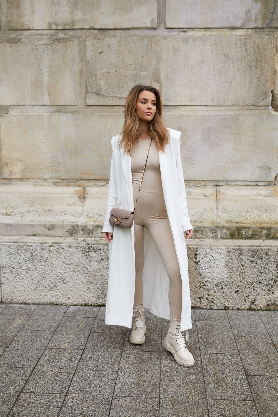 Kárpáti Rebeka szerelme a válltömés