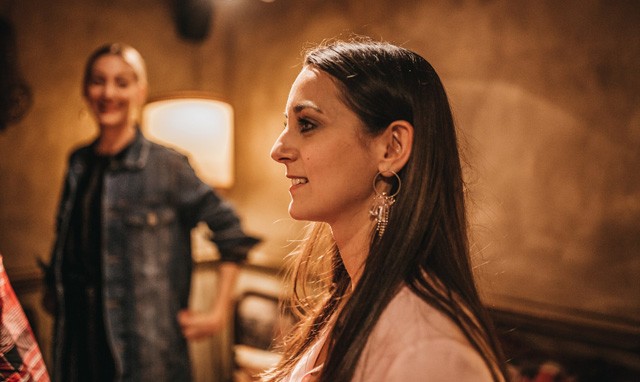 Beszélgetős estéhez öltözött Boggie