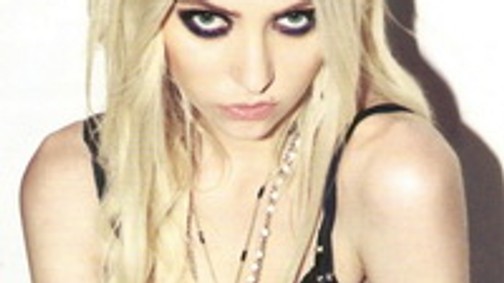 Pornósztárral vetkőzött a Gossip Girl sztárja