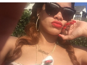 Ezt bikinifelsőnek? Rihanna igazi trendszetter