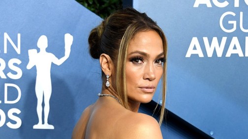 A 90-es évek imádott frizurája visszatért és így viseld most