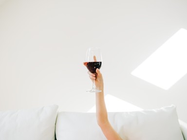 Ez történik a testeddel a vörösbor és a sajt hatására, váratlan dologra jöttek rá a kutatók