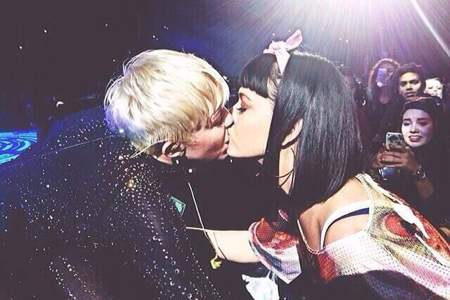 Miley Cyrus, Katy Perry