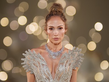 Jennifer Lopez divatba hozta a pillangó körmöket, és egyre több sztár hódol be ennek az éteri trendnek