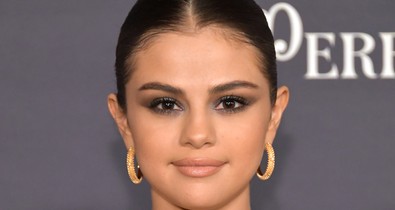 Selena Gomez olyan cipőt vett fel a vörös szőnyegre, amilyet még soha életedben nem láttál