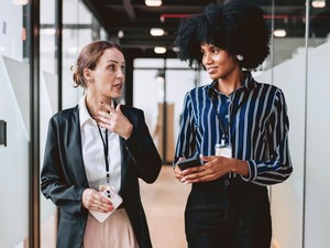 4 mondat, amit soha ne mondj a munkahelyeden: lekezelőnek tarthatnak miatta a kollégák