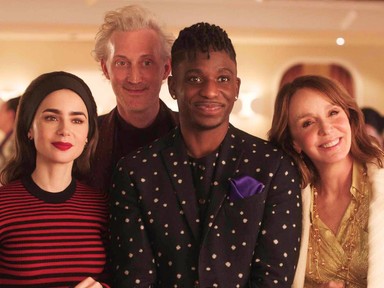 Ez aztán bátor volt! Az Emily Párizsban színésznője olyan pucérruhát vállalt be, hogy leesik az állad