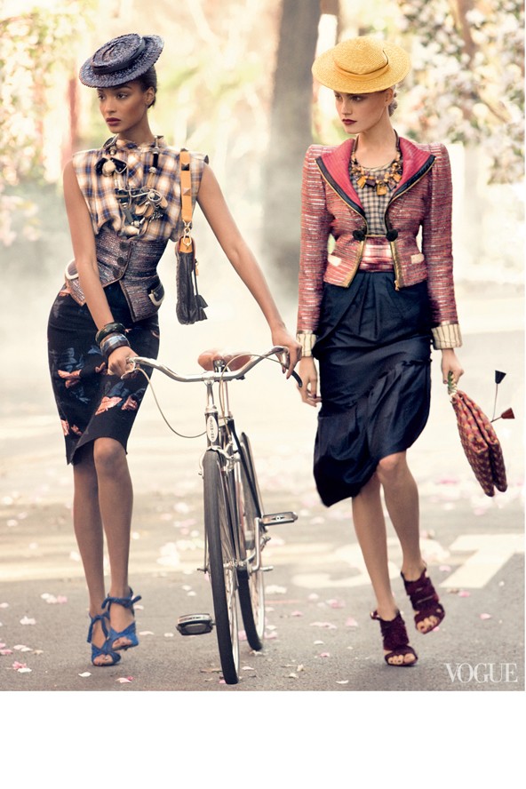 Jourdan Dunn és Anna Jagodzinska. Steven Meisel, Vogue, 2009. február.