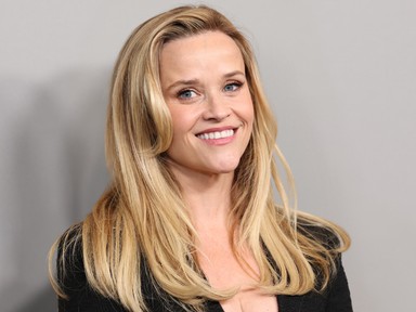 Reese Witherspoon pink pucérruhában tündököl, azonnal elpirulsz a látványtól